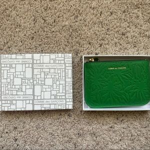 NWT Comme Des Garçons Green Embossed Wallet
